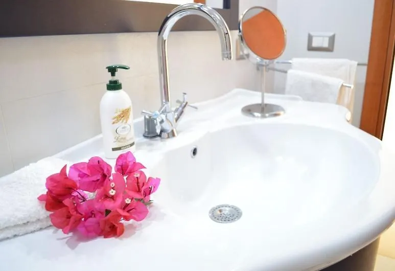 Mar Dei Poeti - Luxury Suites Torre Archirafi Bed & Breakfast