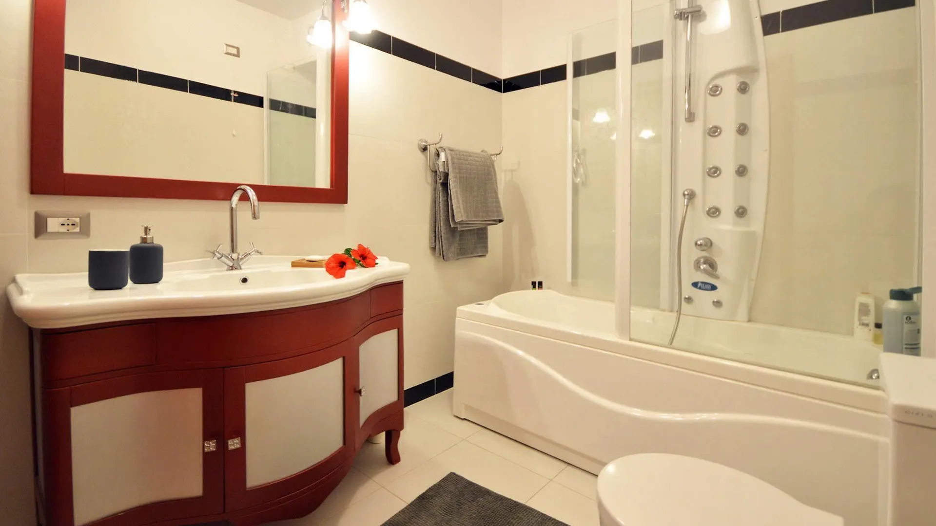 *** Bed & Breakfast Mar Dei Poeti - Luxury Suites Torre Archirafi Italy