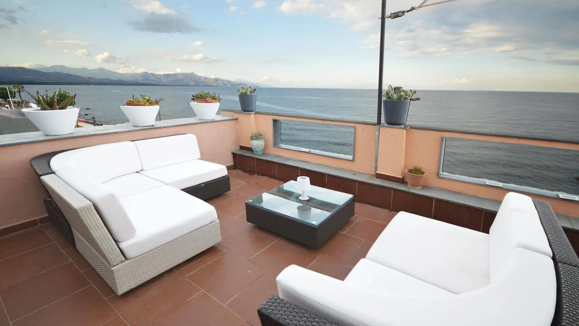 Mar Dei Poeti - Luxury Suites Torre Archirafi