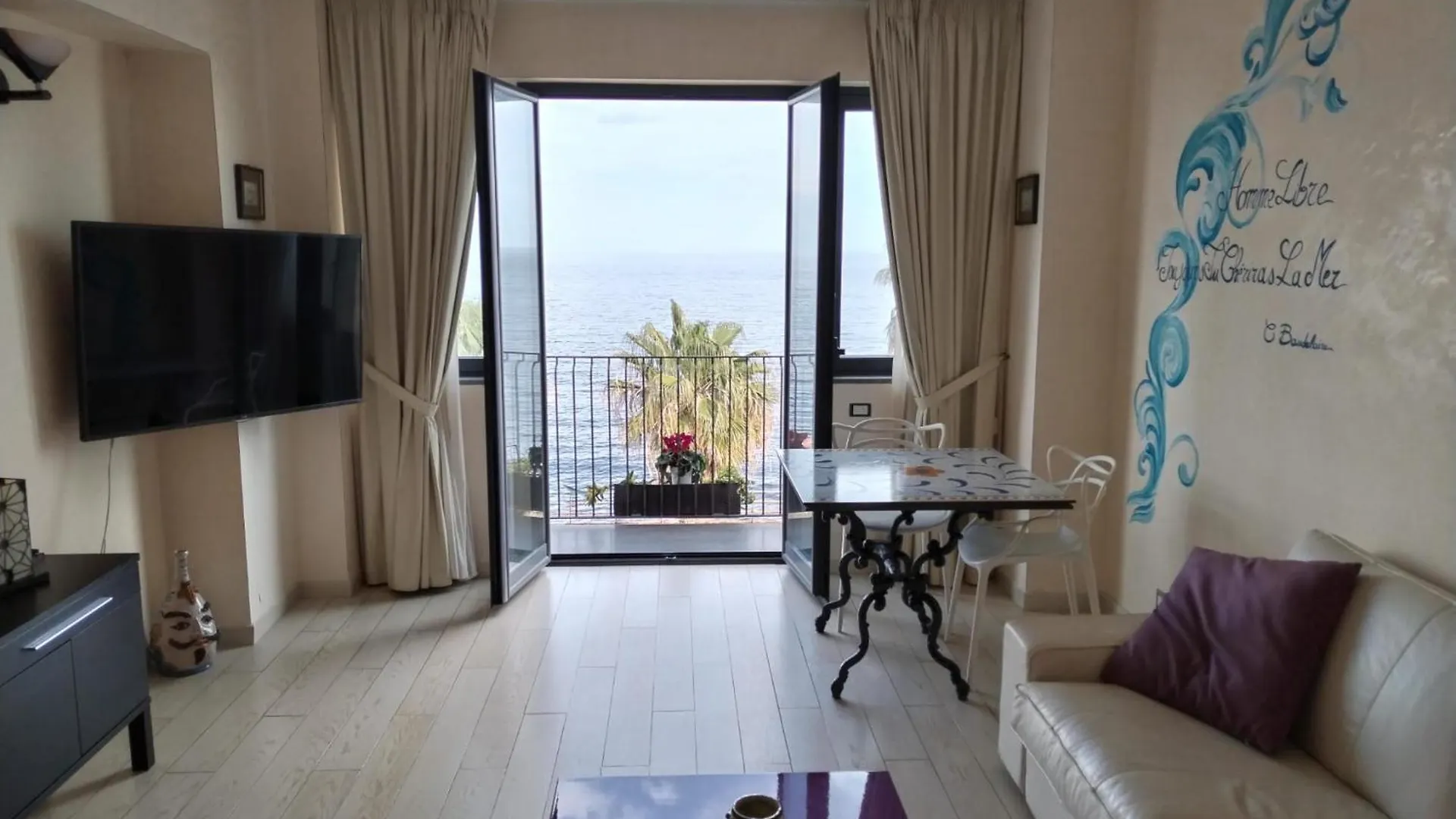 Bed & Breakfast Mar dei Poeti - Luxury Suites Torre Archirafi