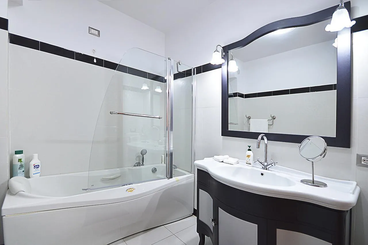 Mar dei Poeti - Luxury Suites Torre Archirafi 3*,